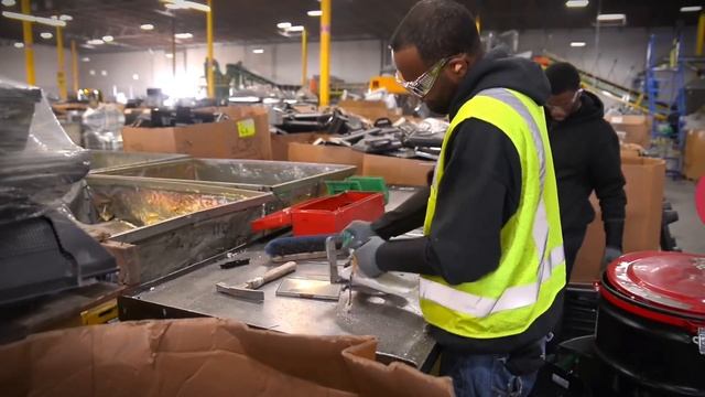 10 ВЕЩЕЙ, КОТОРЫЕ ОПАСНО ВЫБРАСЫВАТЬ В МУСОРКУ