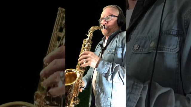 Lily Was Here - Alto Sax смотреть онлайн