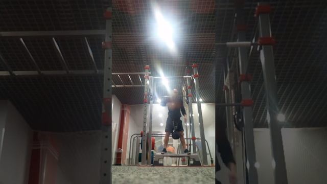 Порвал результат Шредера и Липанова .Подтягивание с весом 32 кг 100раз за 10мин