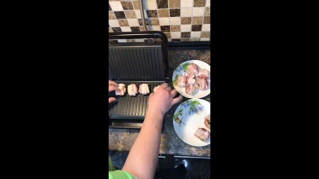 Шампиньоны в беконе