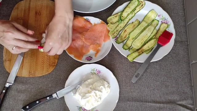 Роллы  из цукини с копченым лососем !!! (Rotoli Di Zucchine Con Salmone Affumicato)