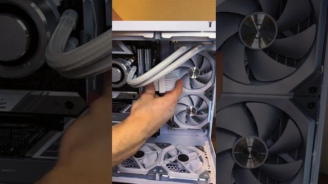 Gaming PC Lian Li snow mini смотреть онлайн