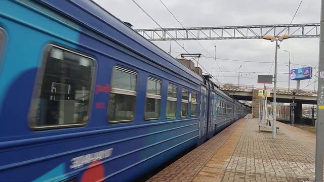 Электропоезд ЭД4М-0401 "Регион-Экспресс" с маршрутом Москва (Павелецкий вокзал) - Домодедово смотреть онлайн