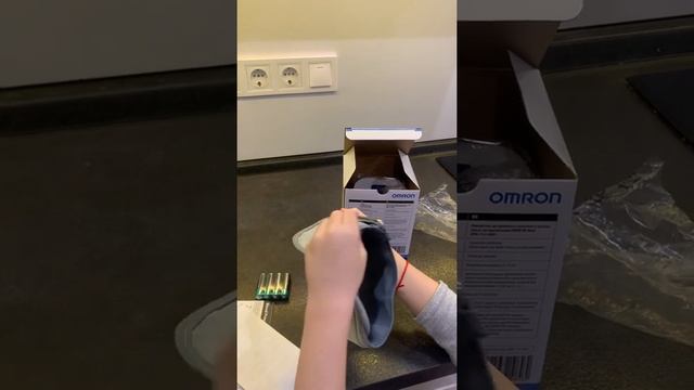 Omron M2 Basic з адаптером смотреть онлайн