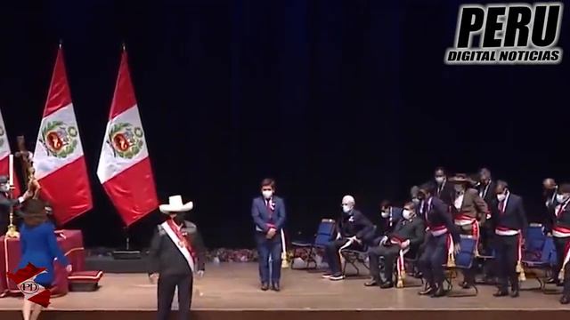 JULIO VELARDE no puede hacer mas y el DOLAR se DISPARA tras DECISIONES de PEDRO CASTILLO смотреть онлайн