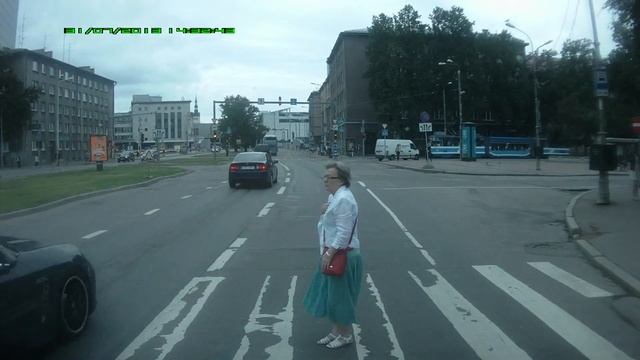 4 фрагмента видео для сравнения качества видео и угла обзора регистраторов. смотреть онлайн
