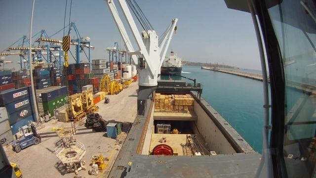 Loading General Cargo in Marsaxlokk, Malta. 3 day timelapse смотреть онлайн