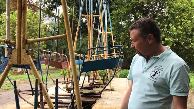 Редкий советский аттракцион. How did you ride on such an old attraction?! смотреть онлайн