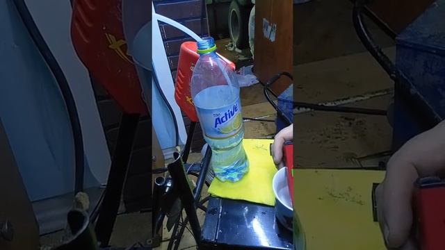 Полезная газировка. Смотри как сделать "живую воду" из любой жидкости обогатив её антиоксидантом. смотреть онлайн