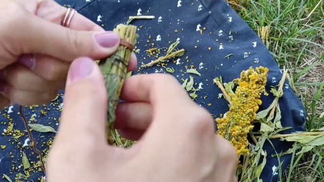 Как сделать скрутки из сухих трав. Лесная Обитель смотреть онлайн