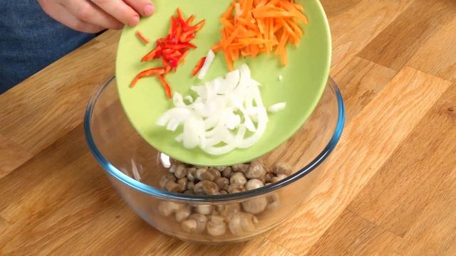 5 минут варим, два часа маринуем. Быстрые маринованные шампиньоны с морковью и перцем