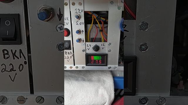 Инвертор напряжения 24/220 вольт в работе на авто.