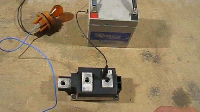 Dismantling a V F D for scrap metal and electronic components смотреть онлайн