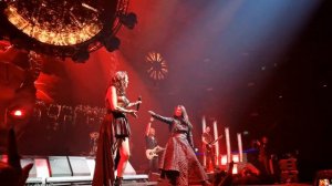 Duet Sharon den Adel - Amy Lee, The Reckoning, World's Collide Tour, Amsterdam Ziggo Dome 30-11-202