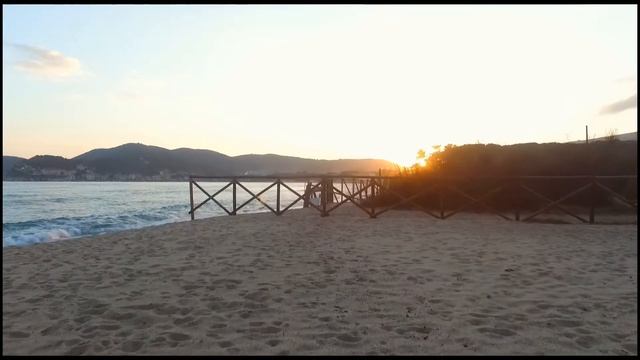 THE WAVES OF MARINA DI CAMPO (SECOND VERSION) смотреть онлайн