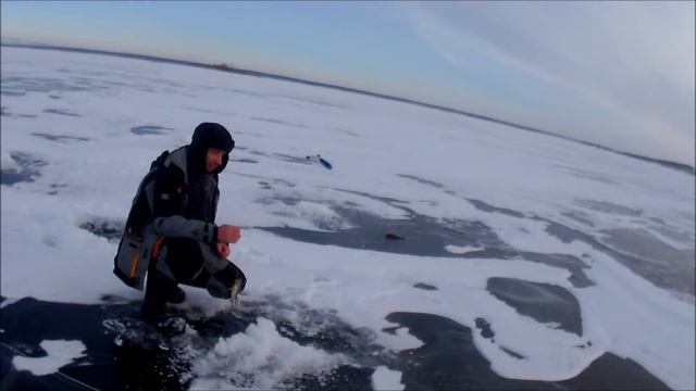 Ловля судака на блесну - КРАСИВОЕ открытие сезона 2017 оз. Аргази смотреть онлайн