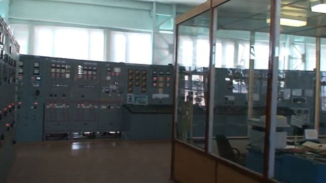 Главный щит управления подстанции Центральная 330кВ в другом ракурсе смотреть онлайн