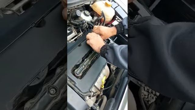 😝Жесть на СТО.Опель астра Н, порвало мембрану крышки клапанов... смотреть онлайн