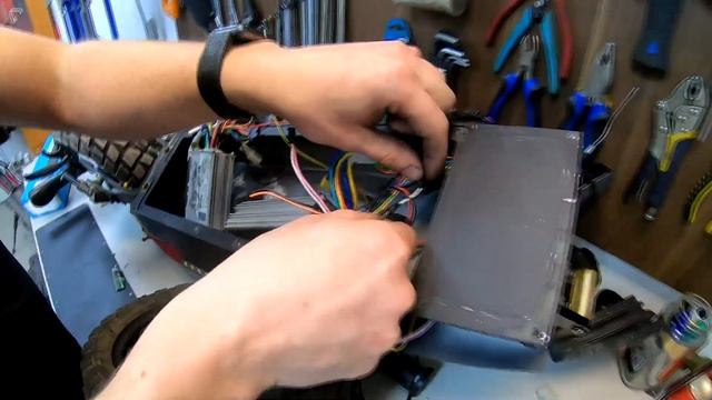 Kugoo m4 pro с полным приводом. Увеличиваем мощность электросамоката, добавляем 2е мотор колесо. смотреть онлайн