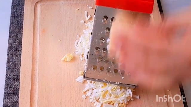 Салат с крабовыми палочками. Без риса и кукурузы. Новый вкус любимого салата. Стоит попробовать! смотреть онлайн