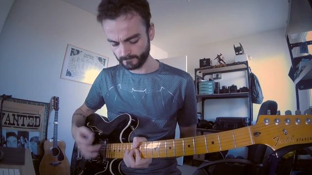 Fender Starcaster смотреть онлайн