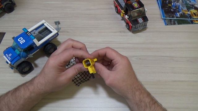 Конструктор LEGO City - Погоня по грунтовой дороге (60172) смотреть онлайн