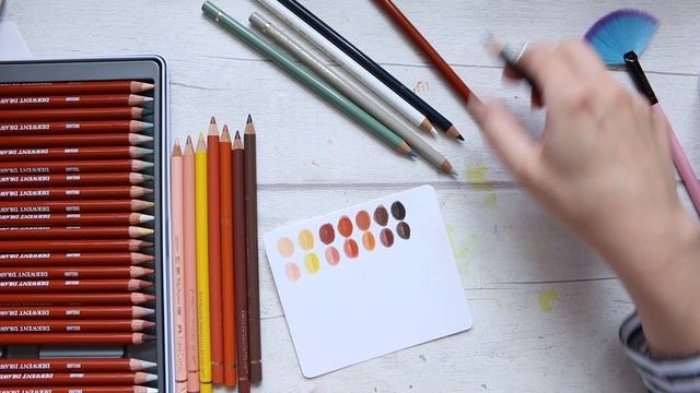 Comparing Derwent Drawing Pencils to Faber Castell Polychromos | Texture, Blending, Finish смотреть онлайн