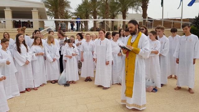 Молитва перед погружением в священные воды Иордана! 06.05.2018 смотреть онлайн