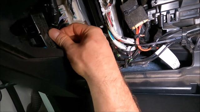Toyota Hilux Fuse Box & OBD 2 Diagnostics Port Locations смотреть онлайн