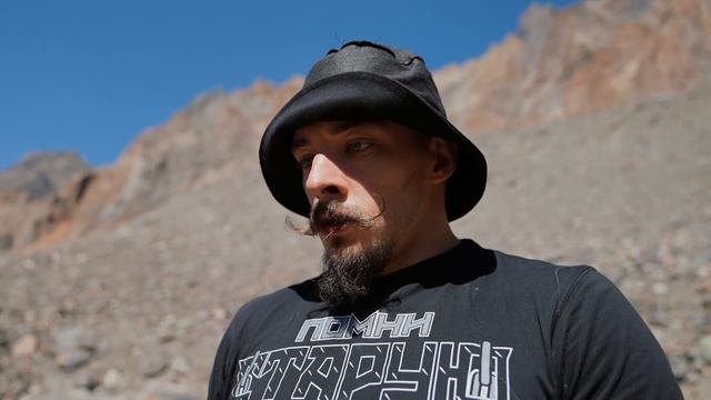 БЛУД И ГОГА СТРОЯТ ОГРОМНУЮ БАШНЮ ИЗ КАМНЕЙ В ГОРАХ АЛТАЯ