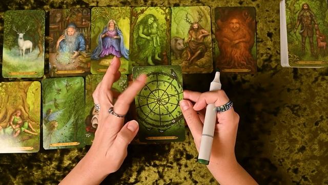 ТАРО ЗАЧАРОВАННОГО ЛЕСА. Обзор колоды и значения карт. Часть 1 смотреть онлайн