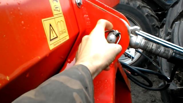 Разбрасыватель удобрений Woprol(Польша) на 1000л смотреть онлайн