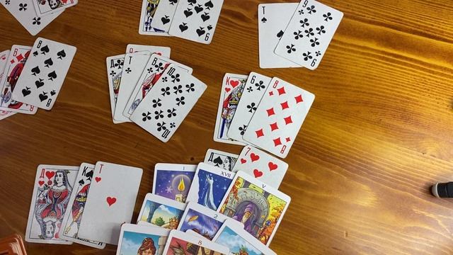 Гадание на игральных картах ♣️Крестовая дама смотреть онлайн