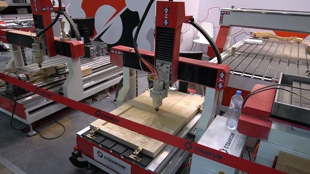 Вудекс 2021. Демонстрация работы 4-х и 3-х осевых фрезерных станков с ЧПУ DeKart 1325, 9015 и 6090 смотреть онлайн