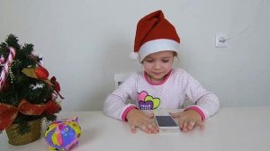 Вика звонит Деду Морозу / Популярный Детский канал Хелоу Вики / Новогоднее видео