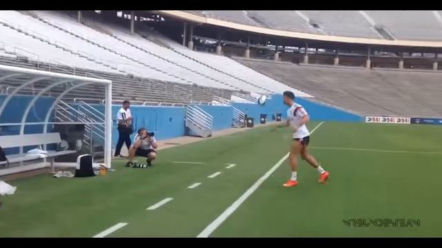 Cristiano Ronaldo ● Amazing Freestyle Skills & Tricks HD