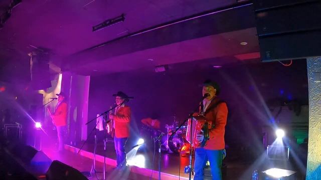 Lucio Molina Y Los Rivales , JBL VRX932Lap , JBL SRX828sp смотреть онлайн