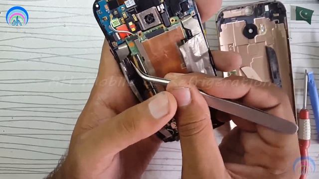 HTC M8 Disassembly and Remove Battery Replacement | Urdu Hindi смотреть онлайн