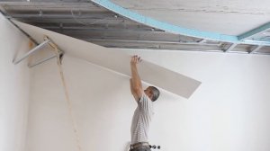 Как в одиночку поднять лист гирсокартона.САМЫЙ ДОСТУПНЫЙ  монтаж гипсокартона на потолок
