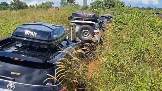 FORTUNER 2.4 VS 2.8 TETRADRIVE TEST DI LUMPUR PERFORMA BAN HT VS AT VS MT | OFFROAD PAGEDANGAN смотреть онлайн