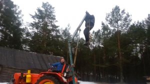 (Самодельный кран на трактор Т-25 Владимирец)
