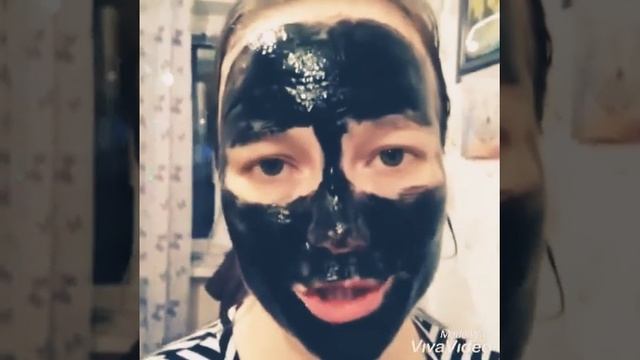 Черные точки или помогите меня "обосрали мухи" смотреть онлайн