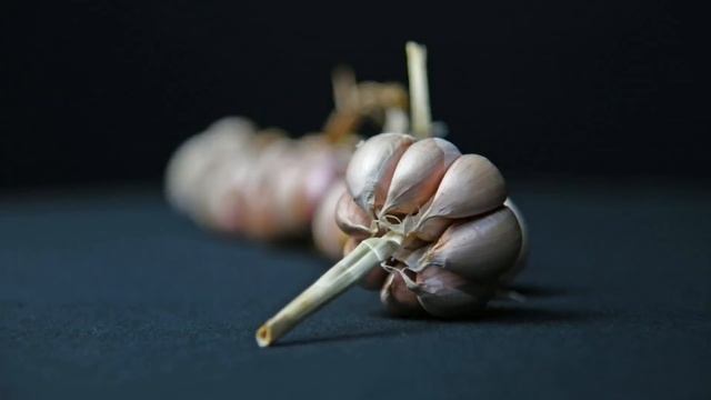 6 Health Benefits Of Garlic with Milk for Weight Loss, Skin & Hair смотреть онлайн