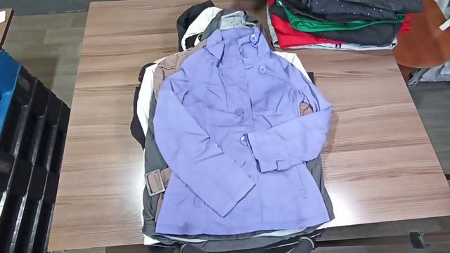 Лот 1892 Ветровки мж Германия 910₽ кг 12,2кг смотреть онлайн