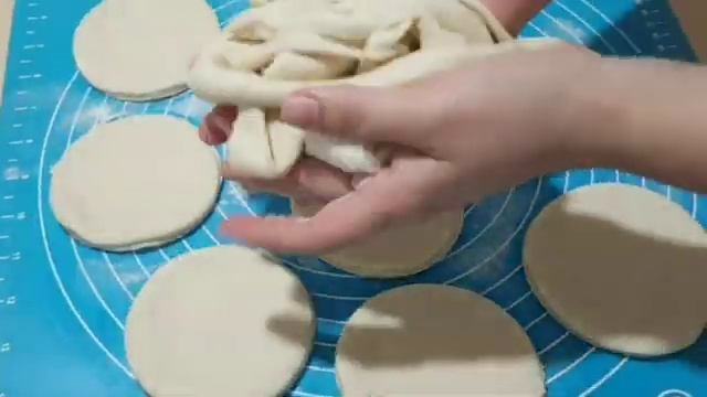 НИКТО НЕ ВЕРИТ,что я готовлю их так просто! Пирожки с Картошкой в Духовке/Лучший рецепт! смотреть онлайн