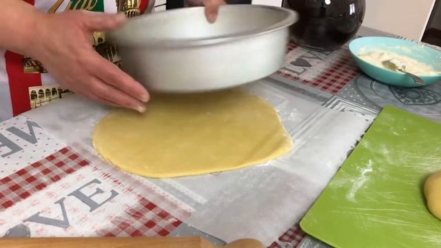 Пироги из слоеного теста