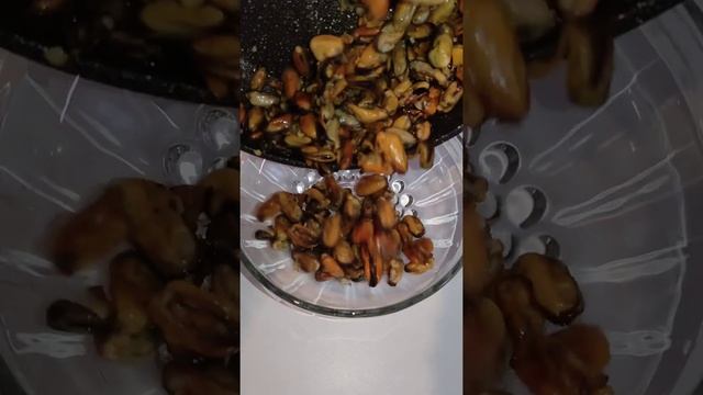 Когда не знаешь как приготовить Мидии смотреть онлайн