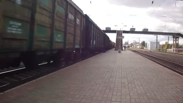 ВЛ80С-614 с грузовым поездом смотреть онлайн