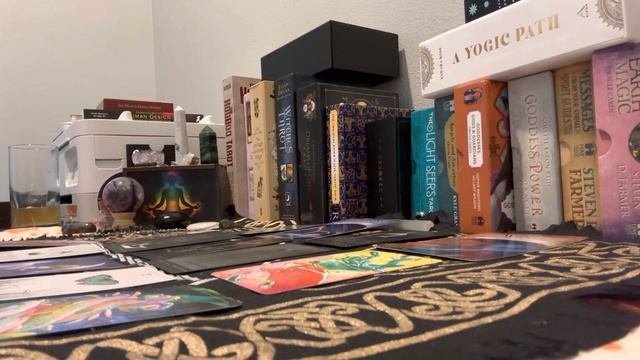 PICK A DECK - Deck Number 1 смотреть онлайн