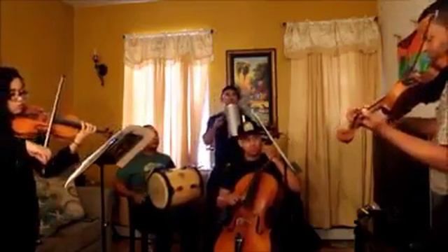 Música Familiar смотреть онлайн